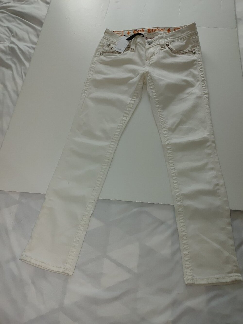 ROCK REVIVAL Woman's Low Rise Embroidered Crop Jeans Size 26 NWT
